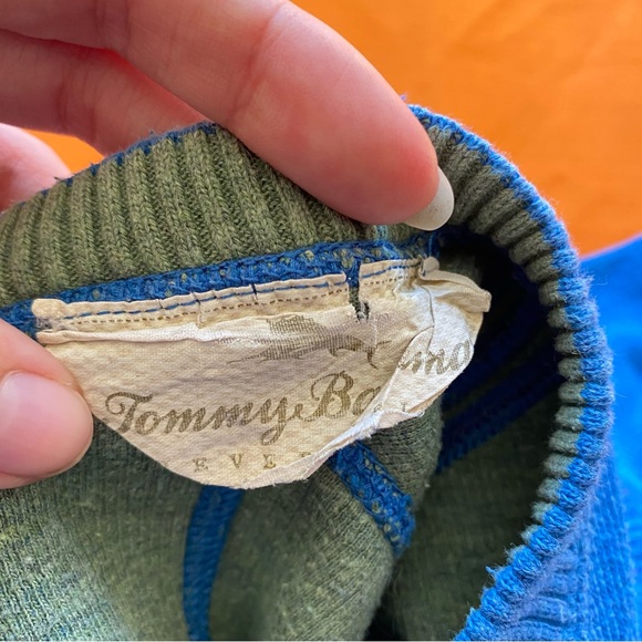 Tommy Bahama Blue and Green Crewneck Sweater - Picture 4 of 9